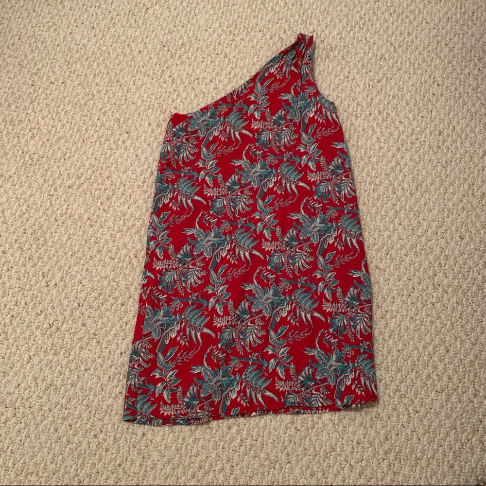 One shoulder dress
